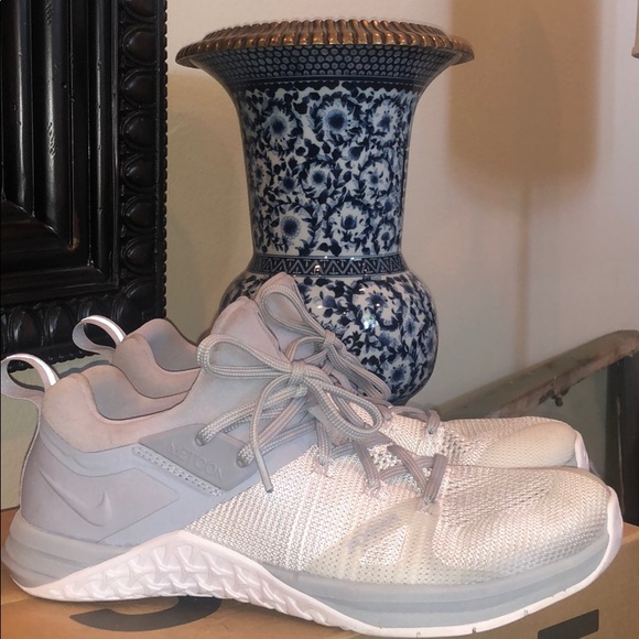 Nike Metcon Flyknit Shoes - Picture 2 of 8